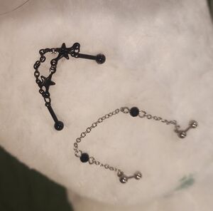 Black and Silver Star Chain Industrial Upper Ear Piercing